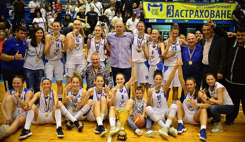 Монтана 2003 спечели титлата в баскетбола