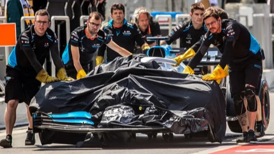 Отворена шахта спря тренировка във Формула 1