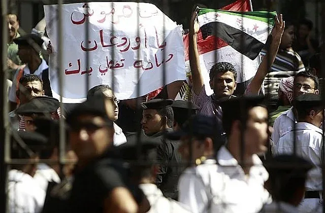 Удължиха извънредното положение в Египет