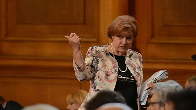 Стоянова: Да разследват свекъра на Йончева
