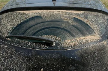 Кален дъжд плаши хората