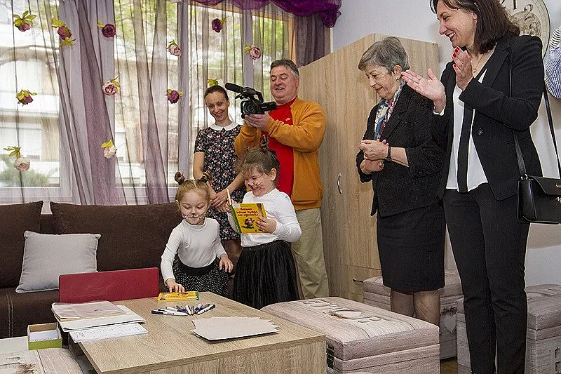 Откриха първата библиотека в забавачка