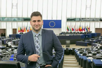 1200 евро глоба за скъсана седалка на тир