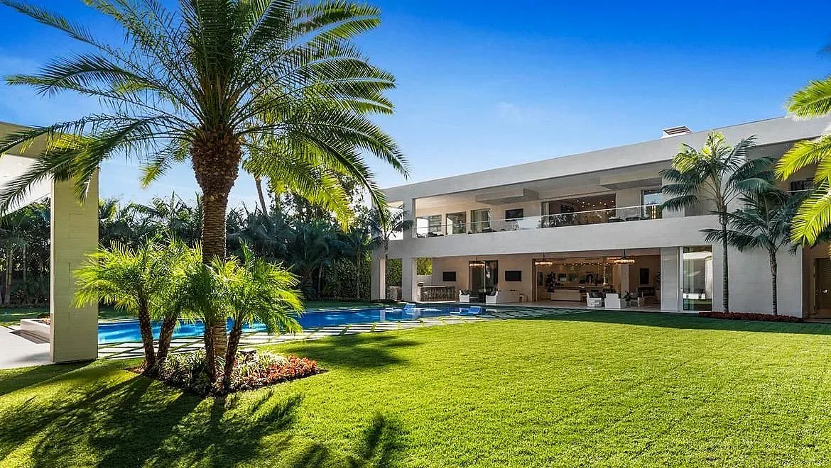 Наш оръжейник купи къща в Бевърли Хилс за $34,6 м.