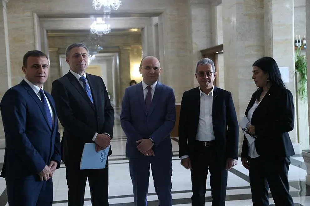 Карадайъ поведе листата на ДПС за евровота