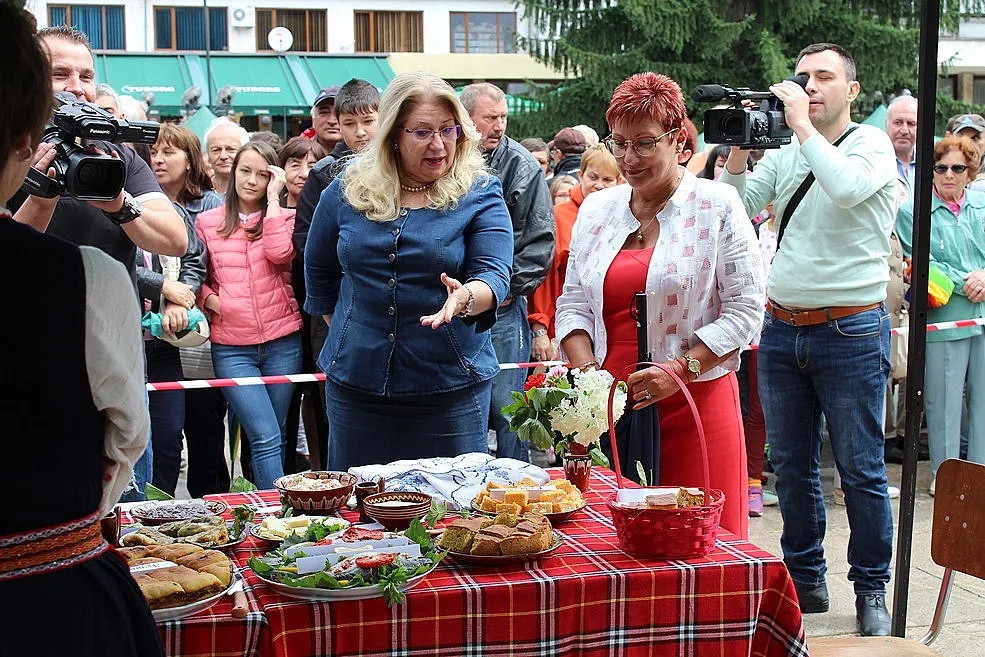 Тетевенската саламура изпотява след 3 лъжици