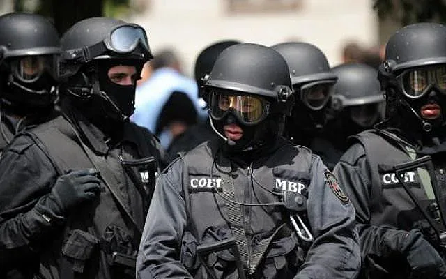 Арестуваният шеф от баретите:Откупът да се занесе в чейндж бюро