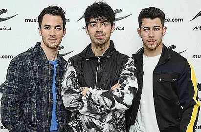 Джонас Брадърс ще свирят на наградите „Billboard“