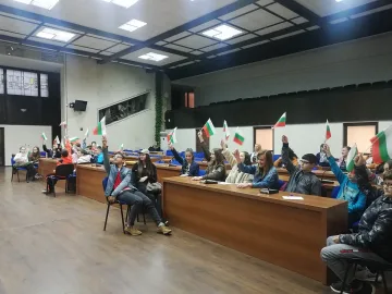 Ученици се представиха отлично в кръг "Знание"