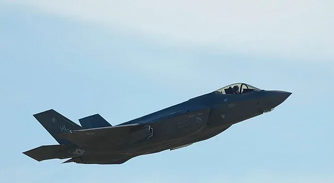 САЩ търсят от седмица изчезнал изтребител