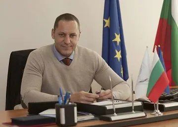 Александър Манолев подаде оставка