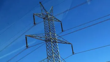 ЧЕЗ иска 50% повишение на нощната тарифа