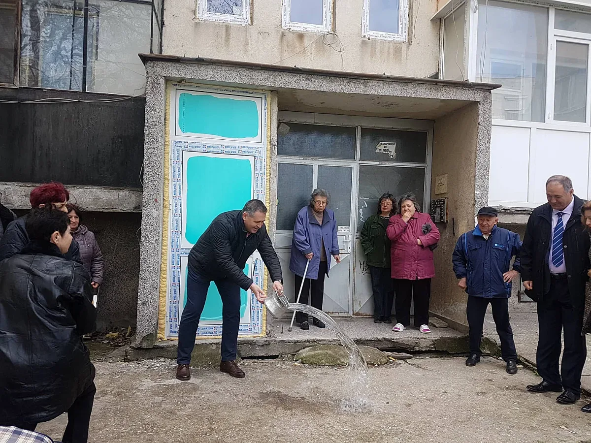 Санират още жилищни блокове в Разград