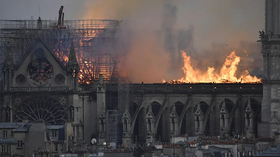 Милиардер дарява 200 млн. евро за Нотр Дам