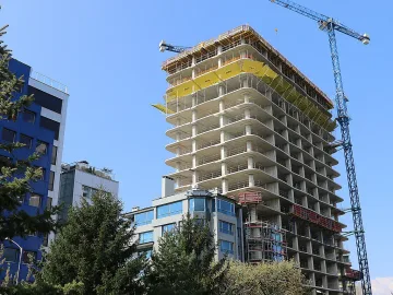 Небостъргачът  на дона Роса