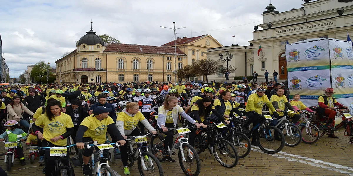 Спортни звезди поведоха велошествието в София