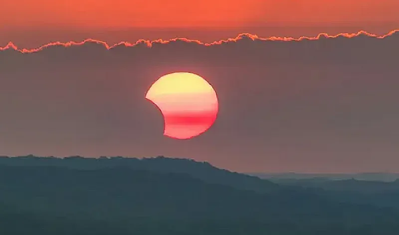 Първо слънчево затъмнение. Отива си много лош период