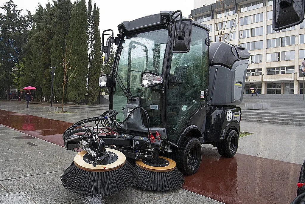 Модерни машини ще почистват Стара Загора