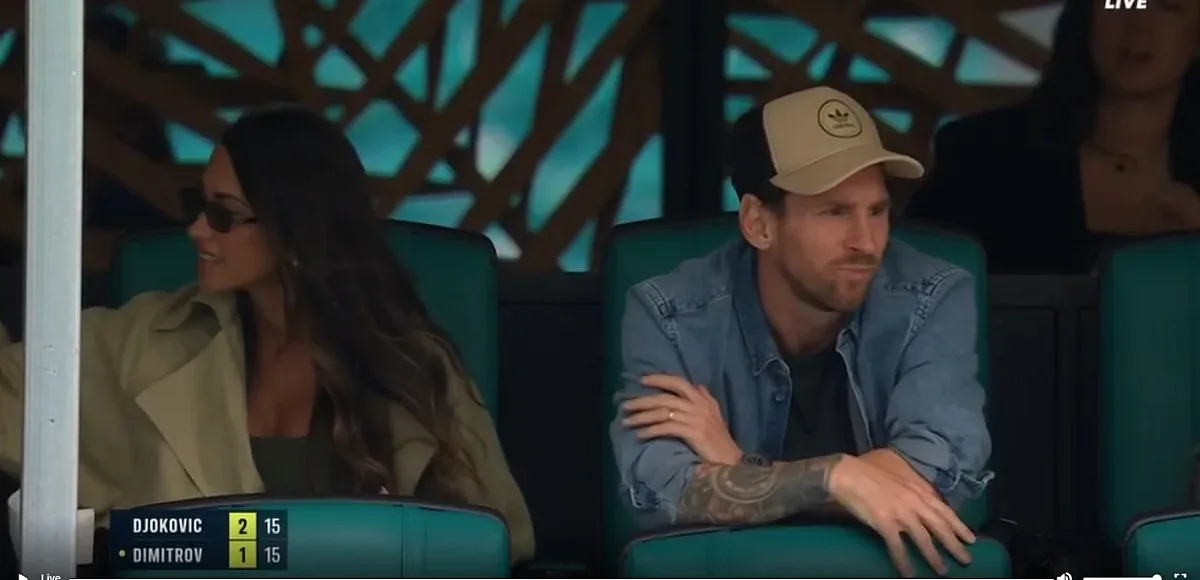 Лео Меси гледа битката Гришо - Джокович