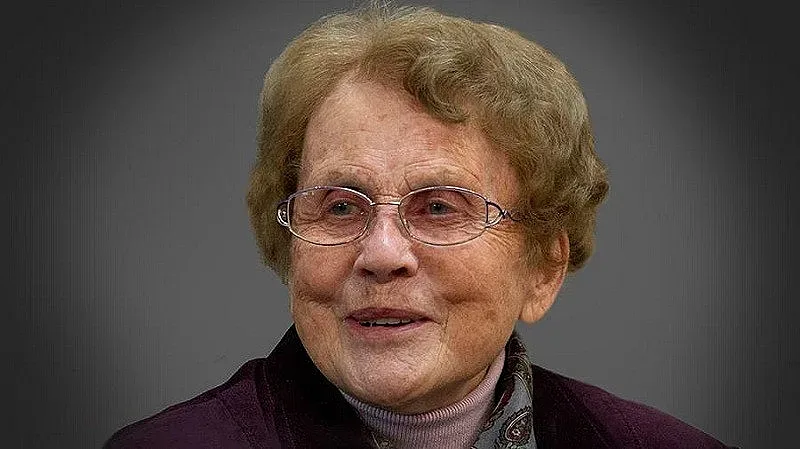 Почина майката на Ангела Меркел