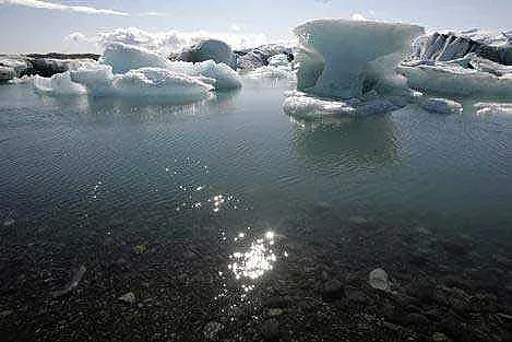 Топящ се ледник в Исландия едва не взе жертви