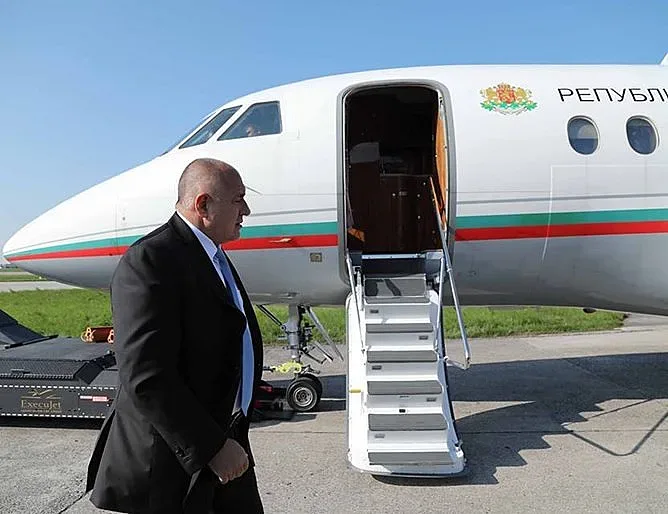 Фалконът на Борисов спука гума (ОБНОВЕНА)