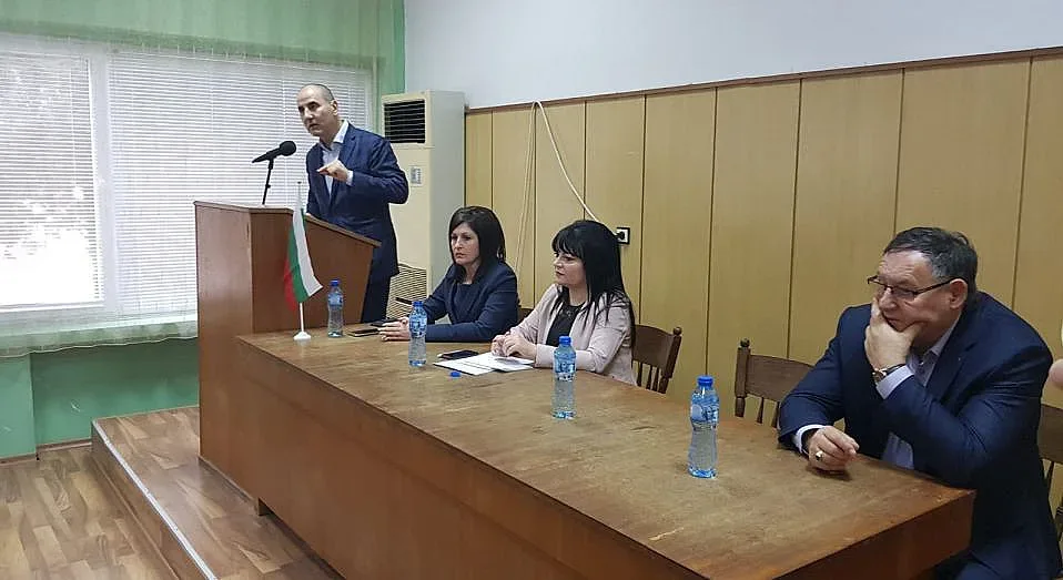 Цветанов: Глас за резултатите, не за компроматите
