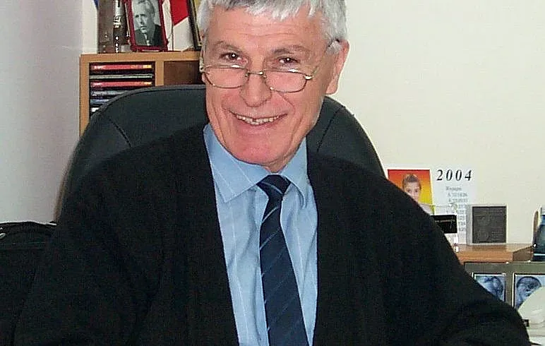 Малко опаки сме, рядко търсим мъдреците си