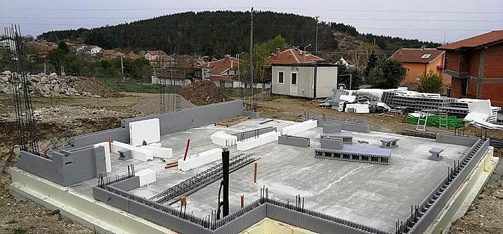 Изграждат първата у нас нулевоенергийна къща