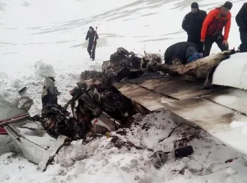 Разследват умишлена повреда в самолета на Бошнаков