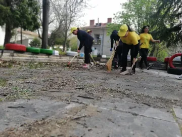 Стотици благоевградчани почистваха града си