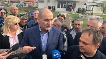 Цветанов: С Фандъкова сме приятели, вкарват ни в интрига