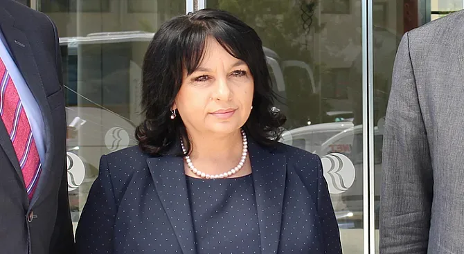 Петкова: Не се отказваме от въглищните централи