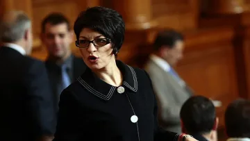 Атанасова: Радев свика КСНС, за  да услужи на БСП