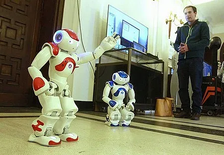 Роботи черпят ток от морската вода