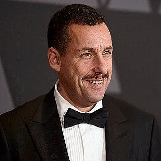 Адам Сандлър ще води „Сатърдей найт лайв“