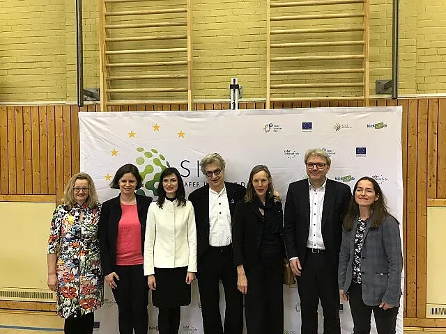 Вим Вендерс учи наши деца на безопасен нет