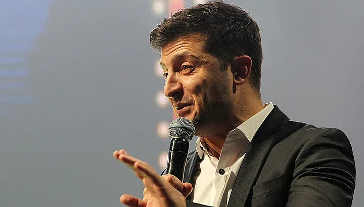 Клоунът, който посяга  към короната на краля 