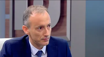 Ученици от Шумен са министър и посланик за един ден