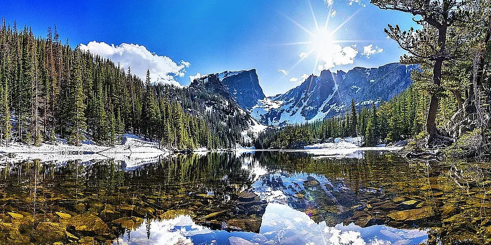 Слънчев и топъл петък, по-хладно по морето