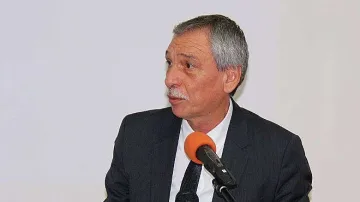 Ректорът на ВТУ заплашва студенти с изгонване