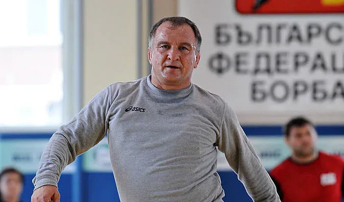 Симеон Щерев пое Русия