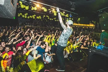 Back to the Unity събира поколенията отново