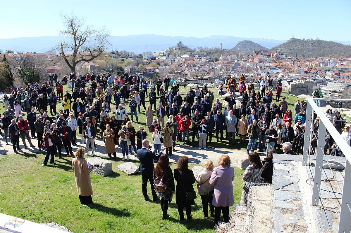 Новата звезда на Пловдив. Местни и туристи полудяха