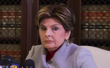 Провален брак и изнасилване правят Глория Олред адвокат №1