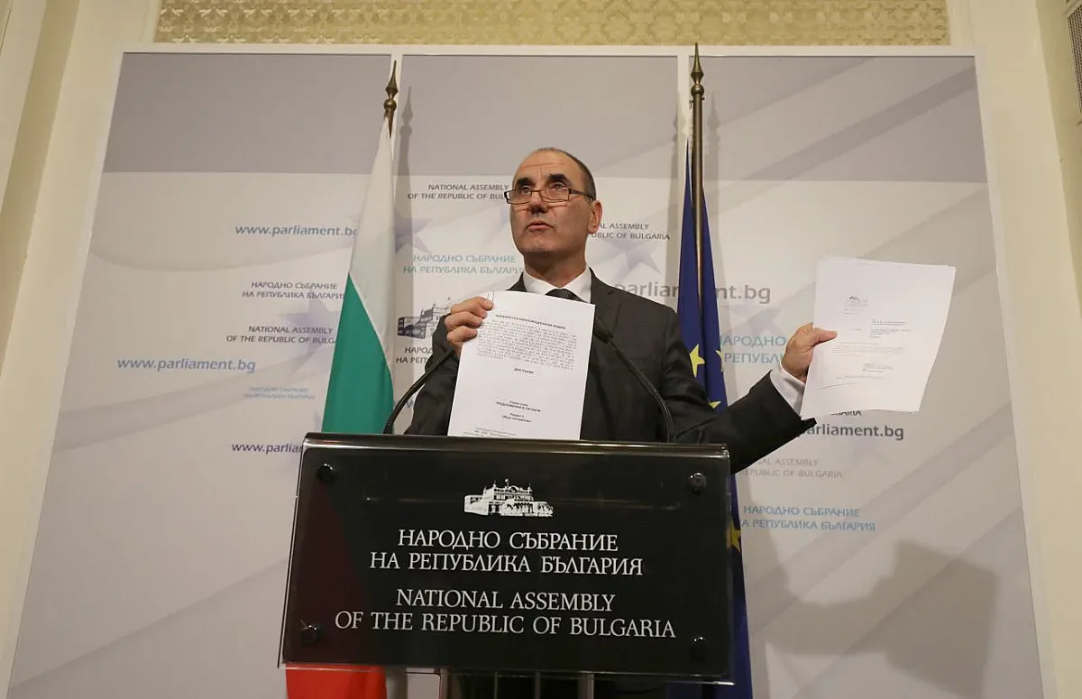 Парламентът гласува оставката на Цветан Цветанов