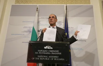 Парламентът гласува оставката на Цветан Цветанов