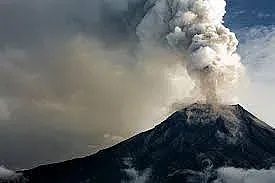 Попокатепетъл отново бълва лава и пепел