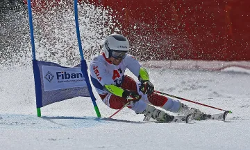Попов с титлата в гигантския от държавното в Банско