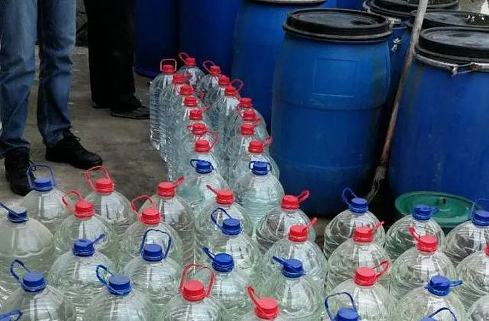 Откриха над 600 л безакцизен алкохол в Харманли